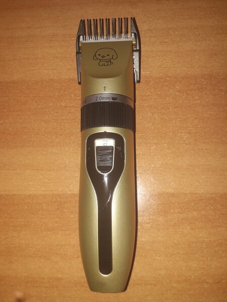 Aparat profesional pentru tuns animale de companie,